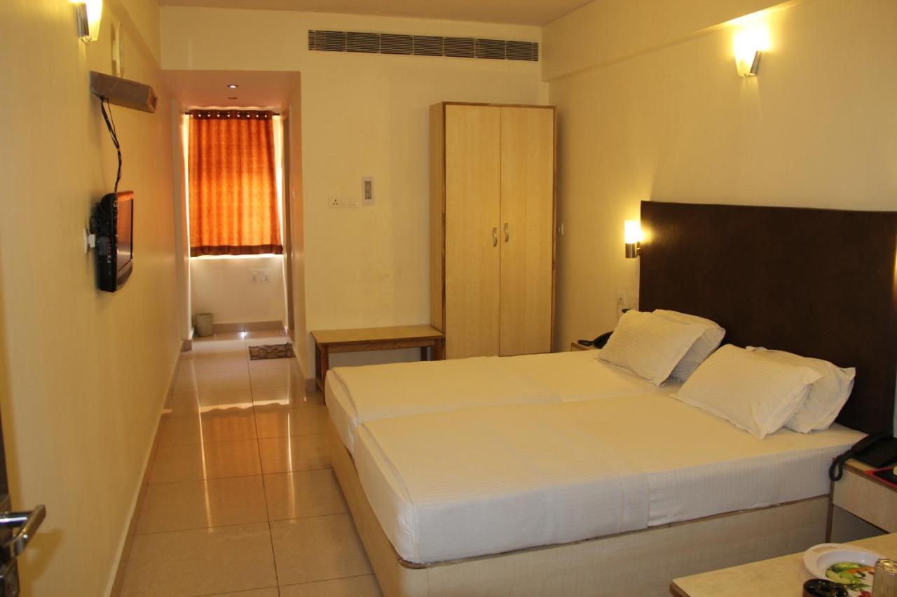 Hotel Vijay Shree Deluxe Patna  Quarto foto